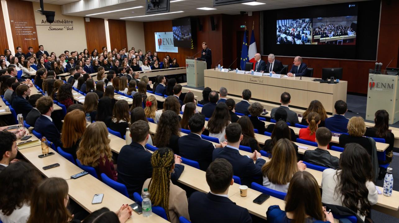 Discours de la Directrice dans l'amphithéâtre Simone Veil